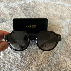 NWT Krewe Astor Sunglasses in Black